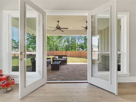 The Versatility of Mesh Double Doors: Perfect for Any Room or Space